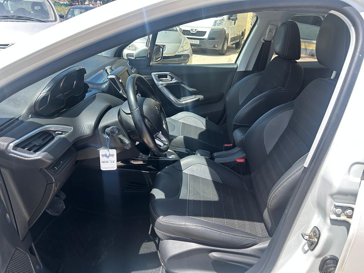 PEUGEOT 2008 ALLURE 1.2 E-THP AUTO SPANISH LHD IN SPAIN 108K 1 OWNER SUPERB 2017